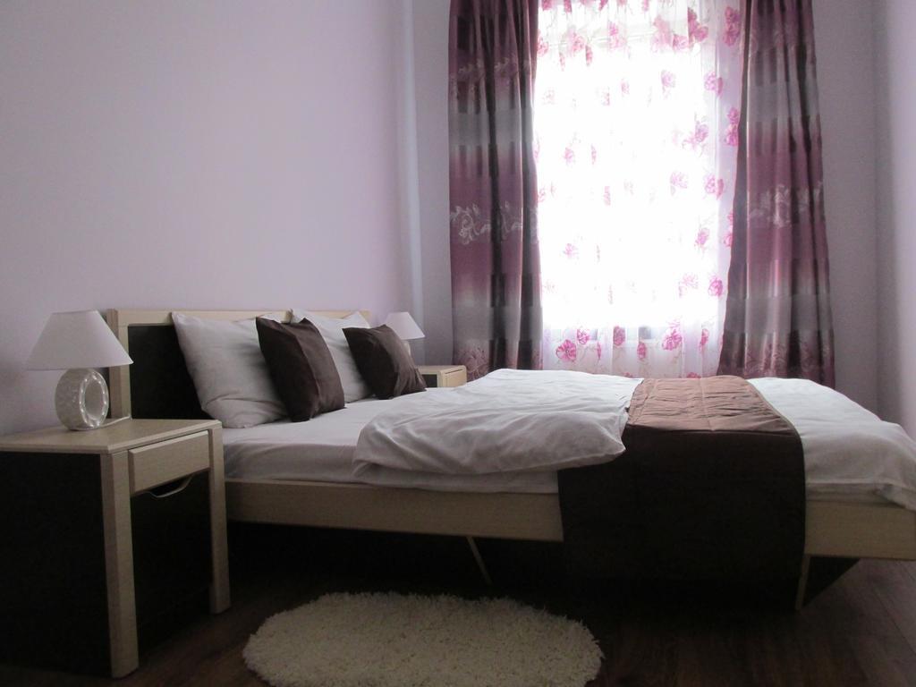 Near Opera Apartment Lviv Extérieur photo